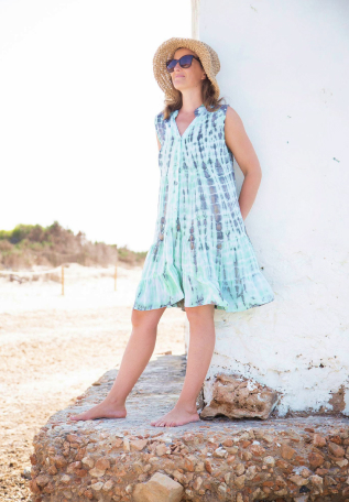 Romina, de Indico Concept, llevando Mistic vestido