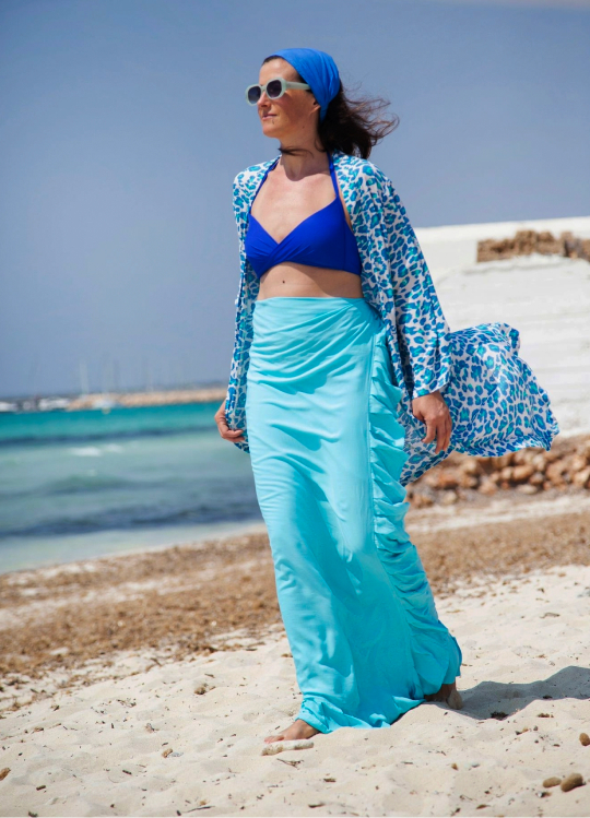 Romina, de Indico Concept, llevando Mallorca short y Bali kimono
